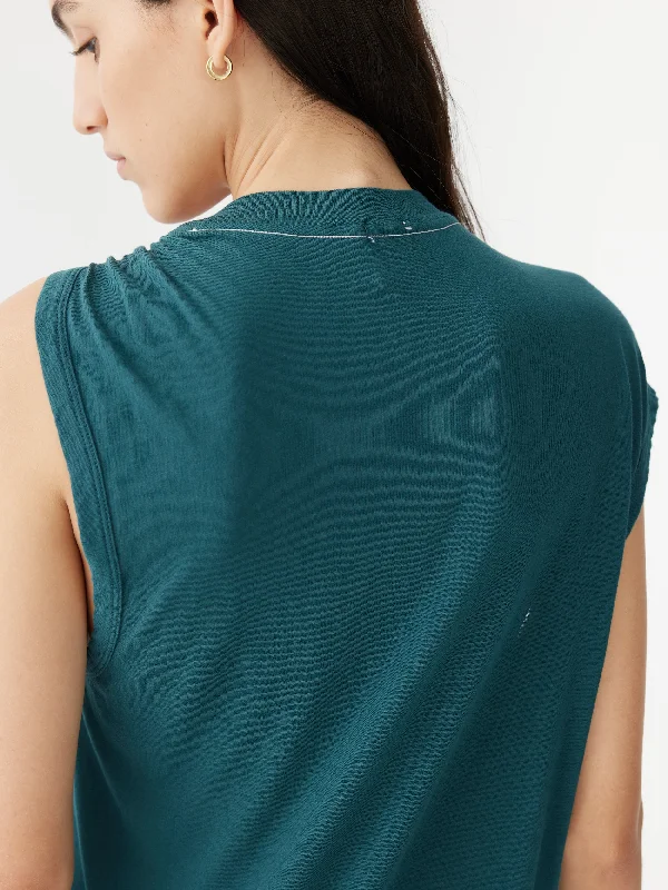 asymmetric twist detail tank